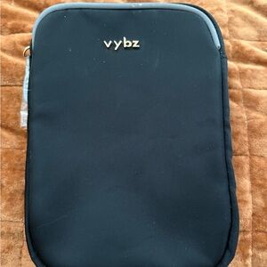 Vybz Black Crossbody Bag - Sleek Everyday Carry